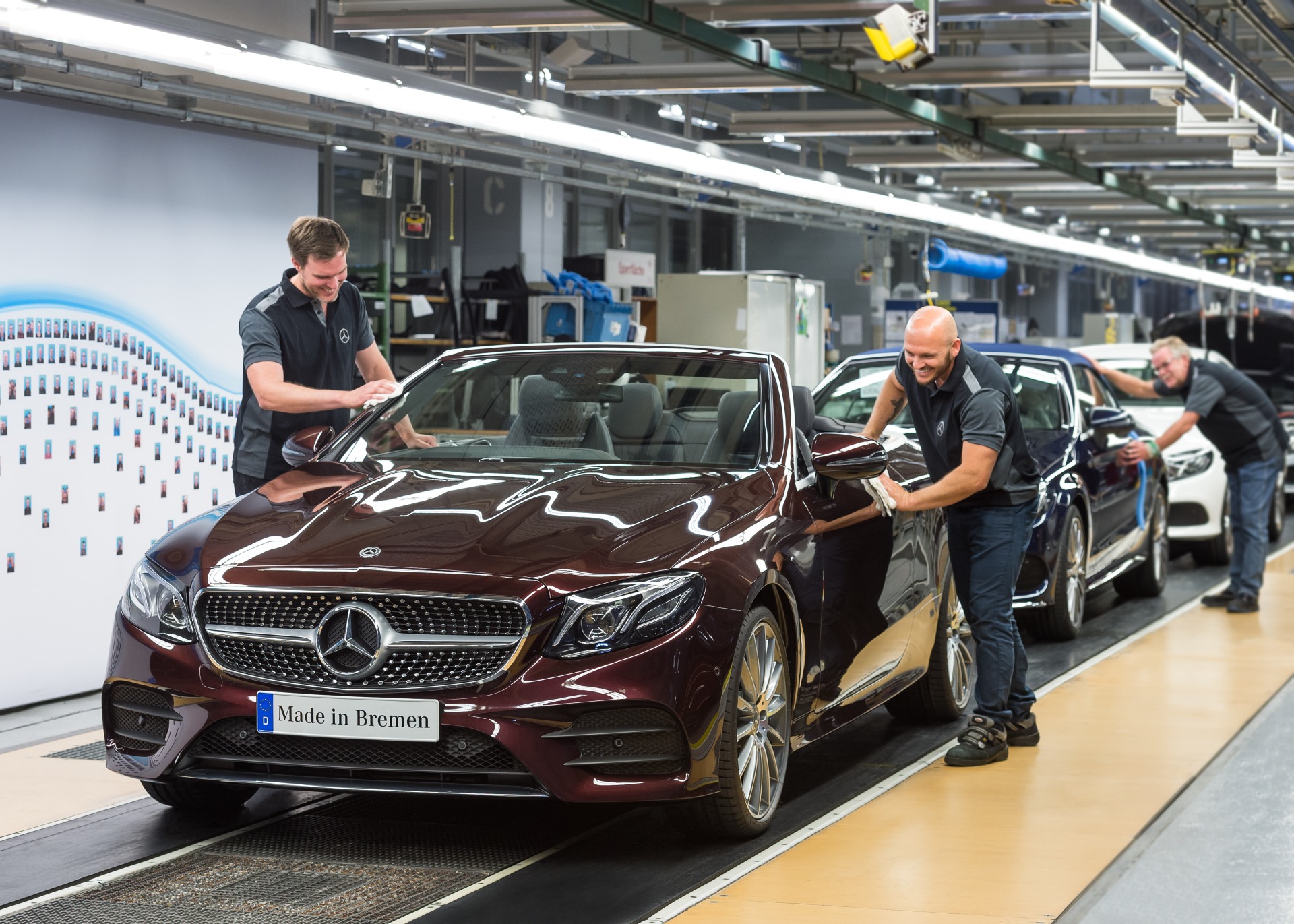 Das Neue Cabrio Der E Klasse Lauft In Bremen Vom Band Roads R Us