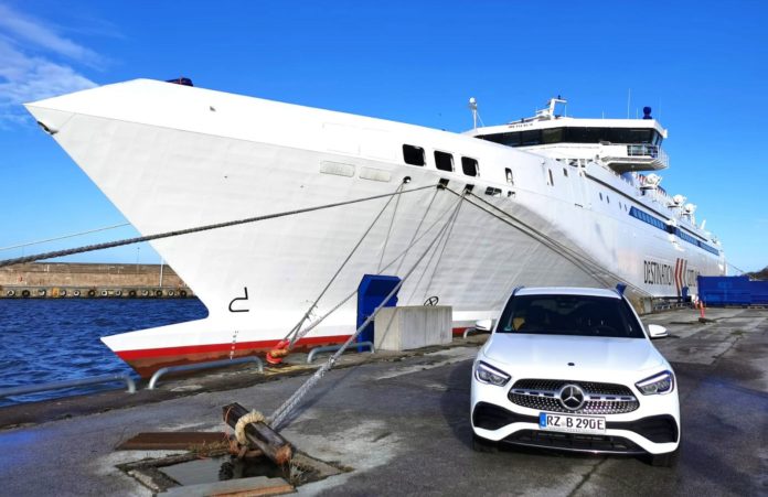 Mit einer kleinen Geländewagen der G-Klasse von Mercedes-Benz auf der großen Insel Gotland.. © Foto: Dr. Peer Schmidt-Walther, Aufnahme: Visby, 6.2.2022