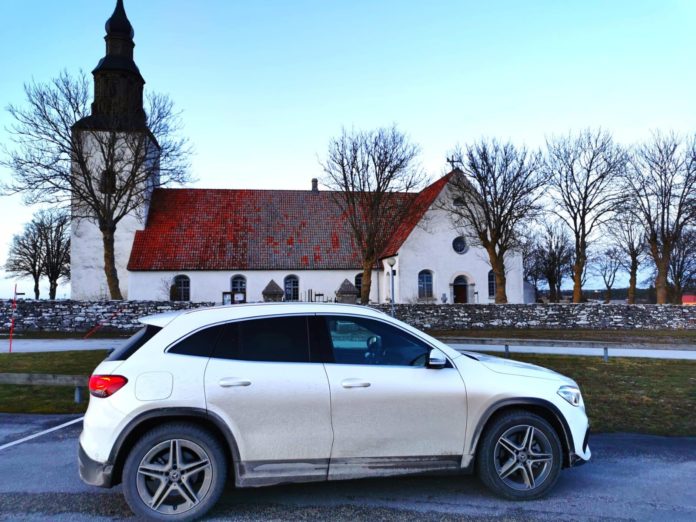 Mit einem Fahrzeug der G-Klasse von Mercedes auf Farö. © Foto: Dr. Peer Schmidt-Walther, Aufnahme: Gotland, 6.2.2022