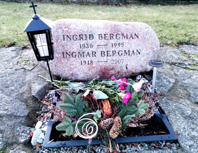Das Grab von Ingrid und Ingmar Bergmann auf Farö. © Foto: Dr. Peer Schmidt-Walther, Aufnahme: Gotland, 6.2.2022